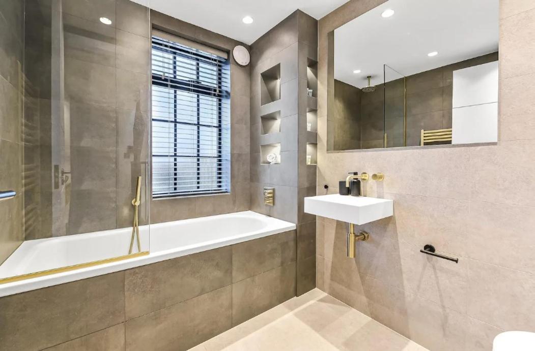 Outstanding 4 Bedroom