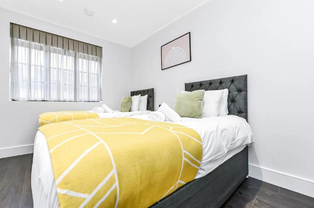 Outstanding 4 Bedroom Londra