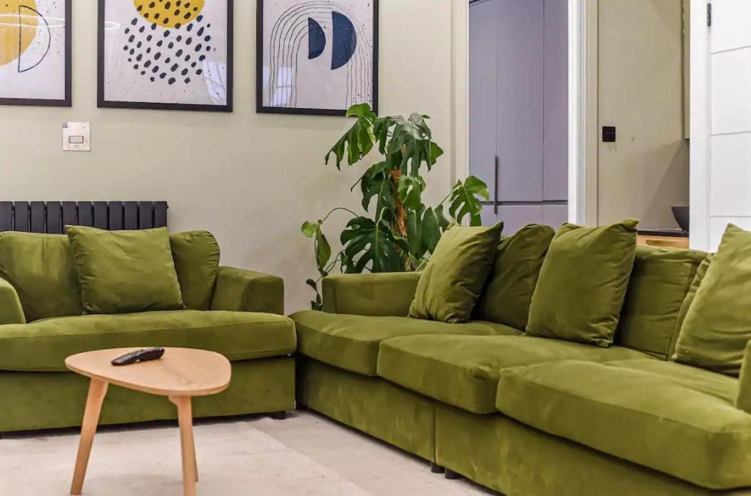 Appartamento Outstanding 4 Bedroom Londra